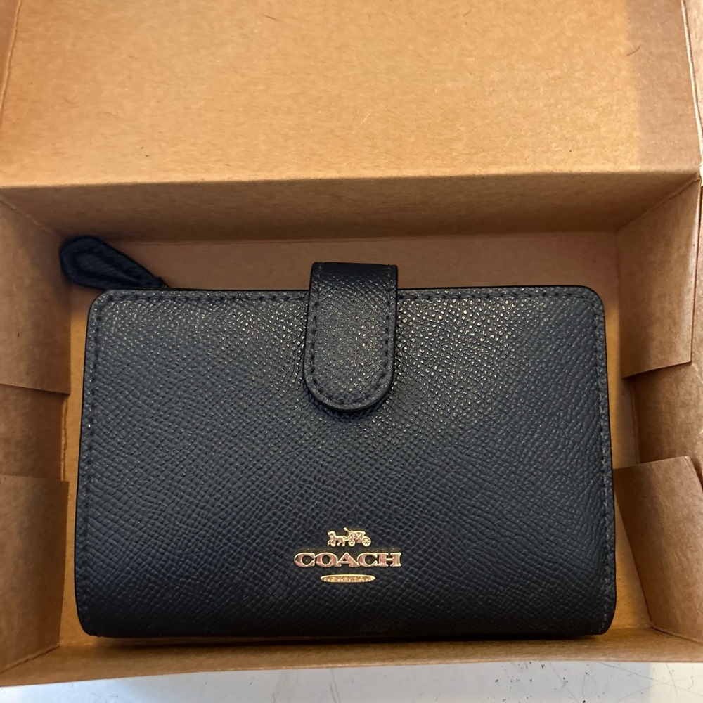 Coach Midnight Blue Leather Corner Zip Coin Case Wallet - Picture 2 of 10